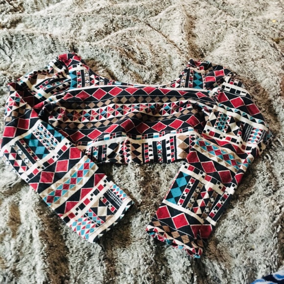 Super cute pattern crop top❤️ - Picture 1 of 3